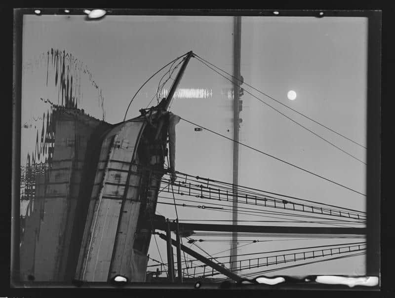 Black and white image of the Pearl Kasper. View of the bow only from the side.